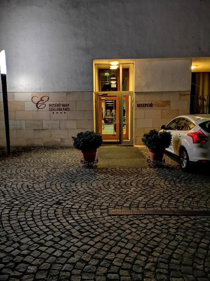 Erzsebet Nagy Szalloda Paks Dış mekan fotoğraf